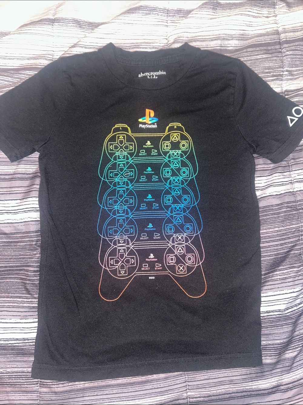 Abercrombie kids Sony Rainbow Controller Graphic Tee - Black